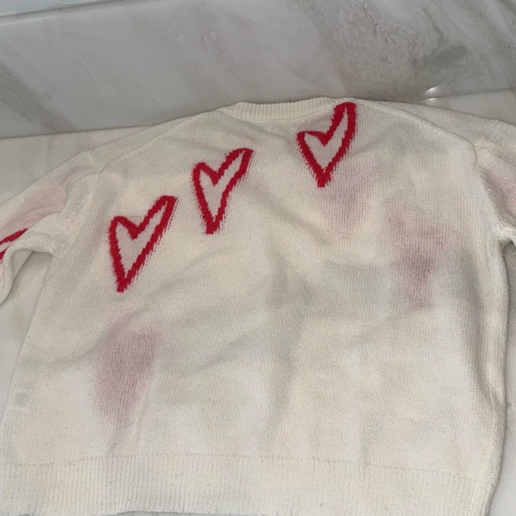Elan Cream Sweater with Red Heart Design - Picture 4 of 6